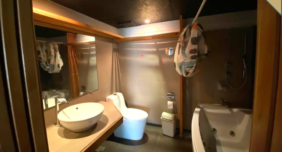 For sale 3 bedrooms condo in Phra Khanong, Bangkok