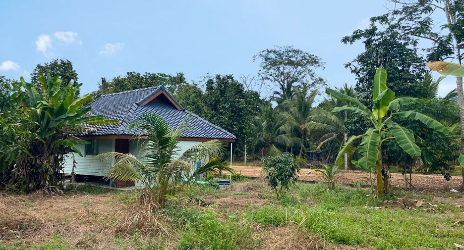 Terreno en venta en Thai Mueang, Phang Nga