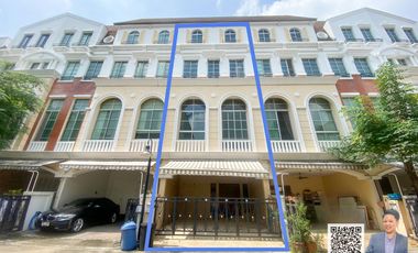 For sale 4 bedrooms townhouse in Yan Nawa, Bangkok