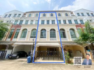 For sale 4 bedrooms townhouse in Yan Nawa, Bangkok