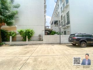 For sale 4 bedrooms townhouse in Yan Nawa, Bangkok
