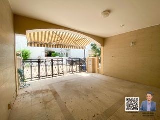 For sale 4 bedrooms townhouse in Yan Nawa, Bangkok