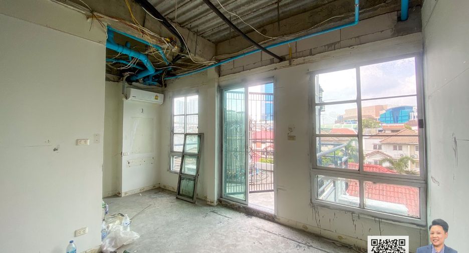 Reihenhaus zum Kauf mit 4 Zimmer in Yan Nawa, Bangkok
