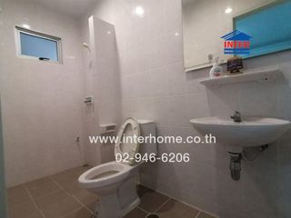 For sale 3 bed townhouse in Mueang Chachoengsao, Chachoengsao