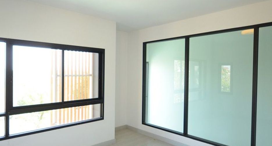 For sale 3 bedrooms townhouse in Bueng Kum, Bangkok