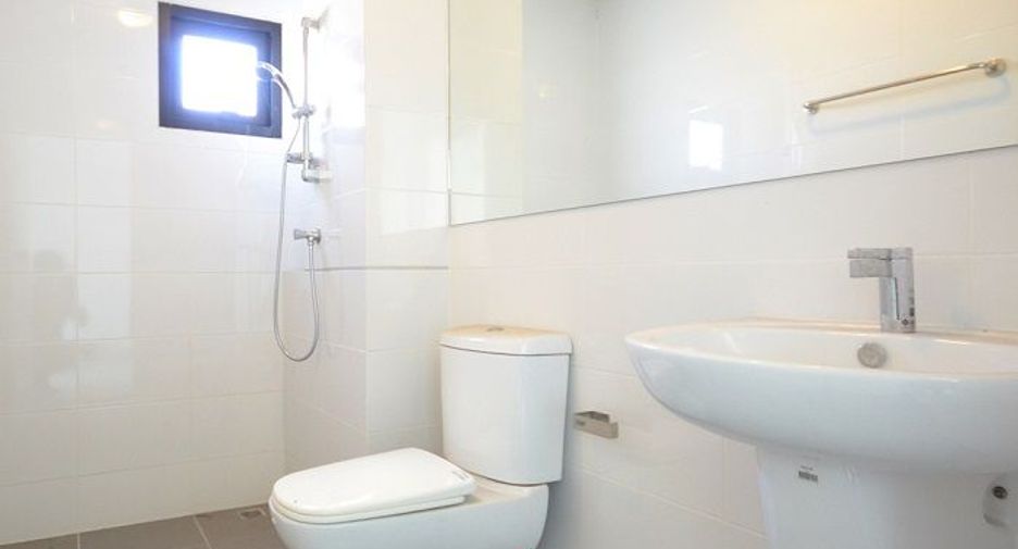 For sale 3 bedrooms townhouse in Bueng Kum, Bangkok