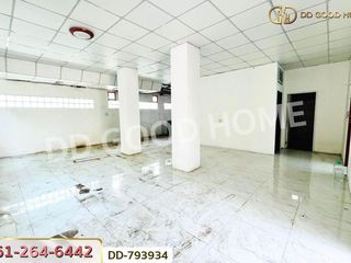 For sale 2 ベッドルーム house in Khlong Sam Wa, Bangkok