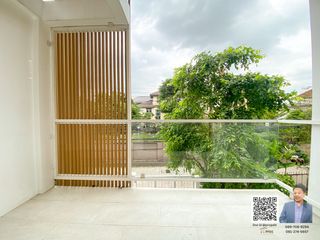 For sale 4 bedrooms townhouse in Watthana, Bangkok