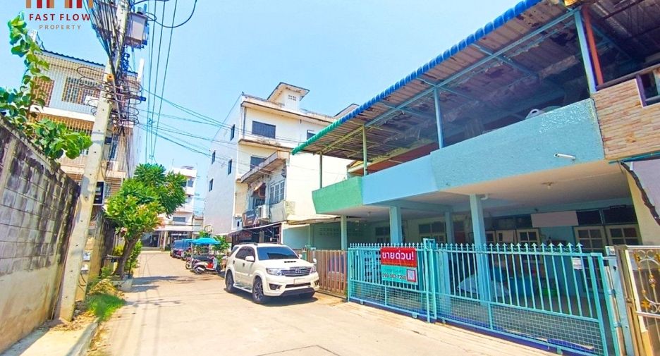 For sale 3 bedrooms townhouse in Mueang Nakhon Sawan, Nakhon Sawan