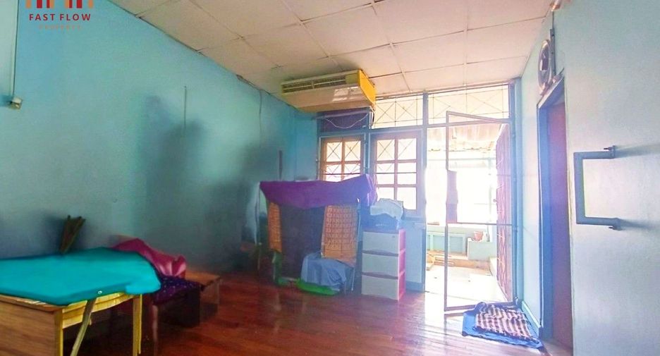 For sale 3 bedrooms townhouse in Mueang Nakhon Sawan, Nakhon Sawan