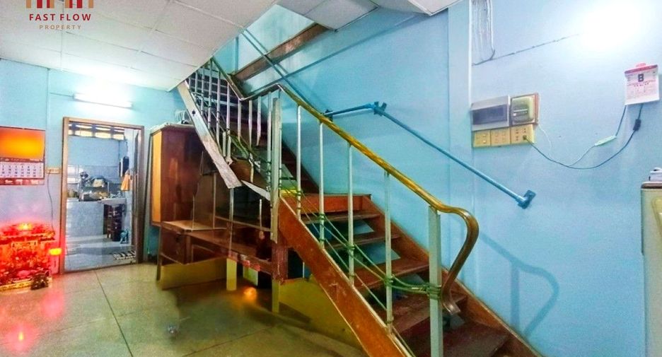 For sale 3 bedrooms townhouse in Mueang Nakhon Sawan, Nakhon Sawan