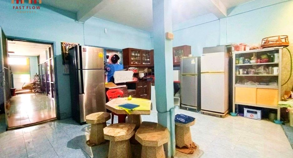 For sale 3 bedrooms townhouse in Mueang Nakhon Sawan, Nakhon Sawan