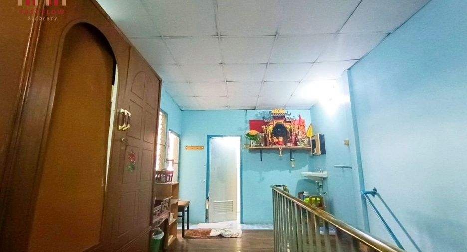 For sale 3 bedrooms townhouse in Mueang Nakhon Sawan, Nakhon Sawan