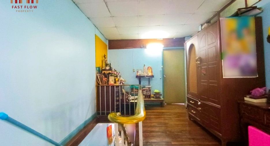 For sale 3 bedrooms townhouse in Mueang Nakhon Sawan, Nakhon Sawan