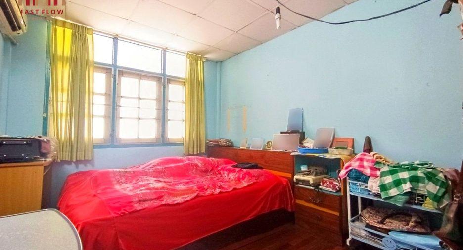 For sale 3 bedrooms townhouse in Mueang Nakhon Sawan, Nakhon Sawan