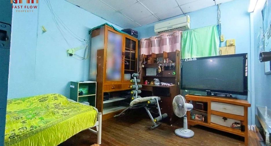 For sale 3 bedrooms townhouse in Mueang Nakhon Sawan, Nakhon Sawan