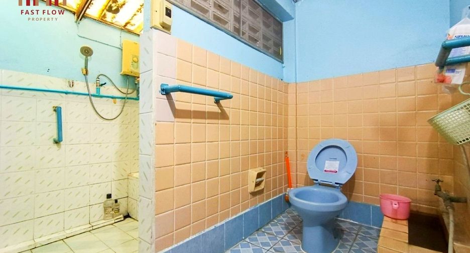For sale 3 bedrooms townhouse in Mueang Nakhon Sawan, Nakhon Sawan