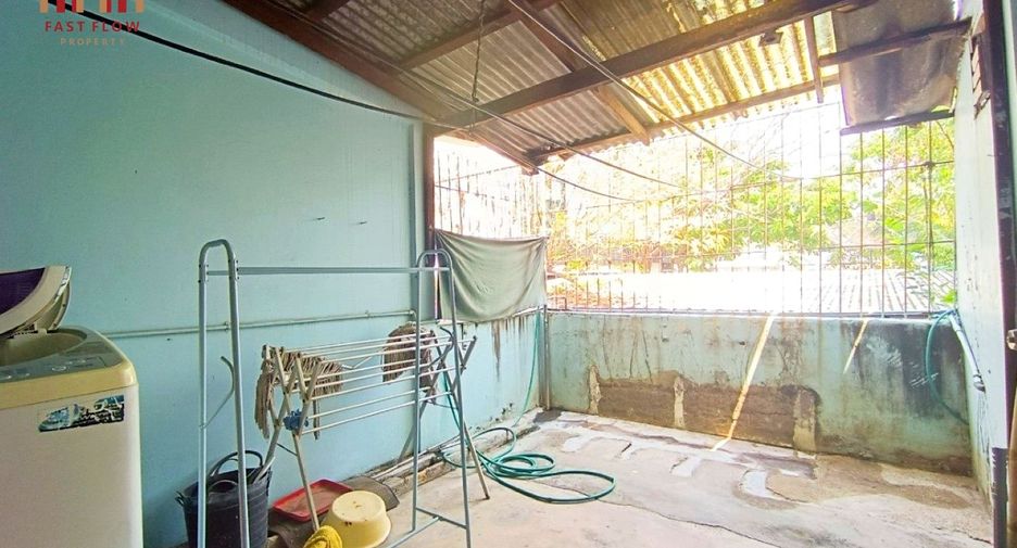 For sale 3 bedrooms townhouse in Mueang Nakhon Sawan, Nakhon Sawan
