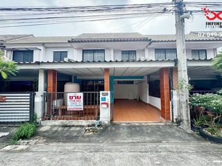 For sale 3 bed townhouse in Khlong Luang, Pathum Thani