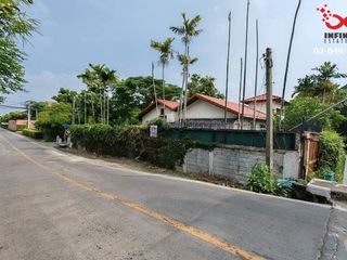 For sale land in Phra Khanong, Bangkok