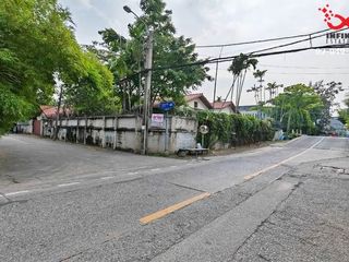For sale land in Phra Khanong, Bangkok