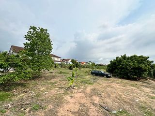 Terreno en venta en Si Racha, Chonburi