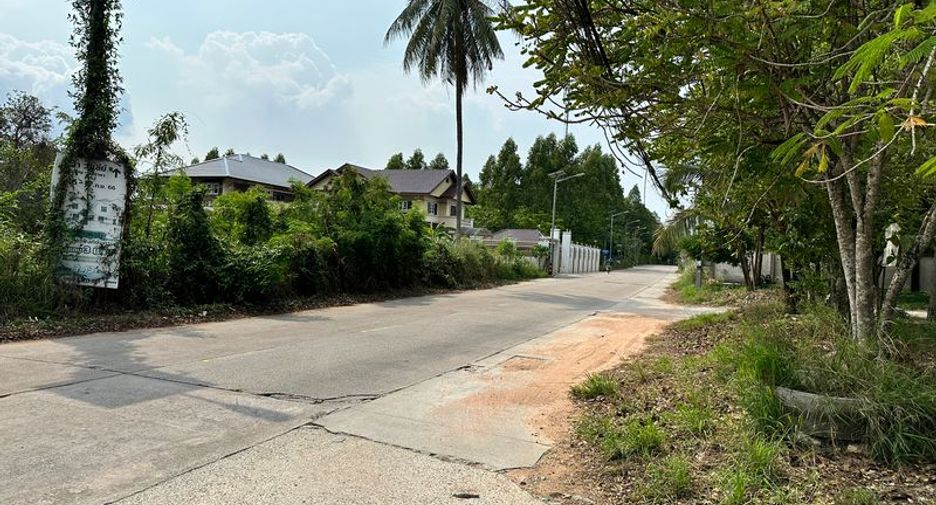 Terreno en venta en Si Racha, Chonburi