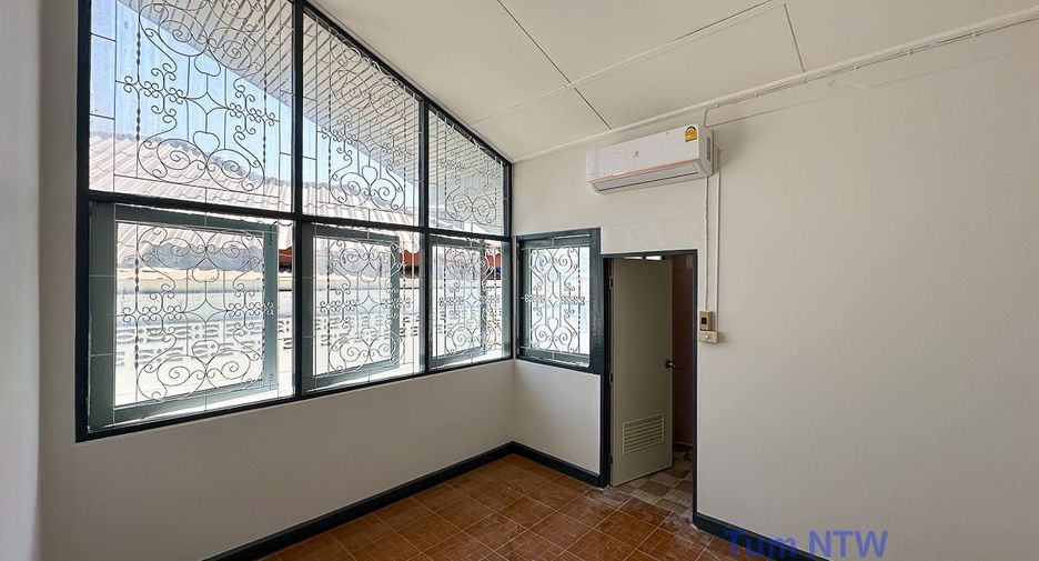 For rent 3 bedrooms house in Mueang Chiang Mai, Chiang Mai