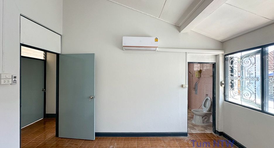 For rent 3 bedrooms house in Mueang Chiang Mai, Chiang Mai