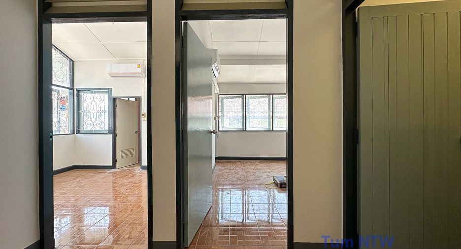 For rent 3 bedrooms house in Mueang Chiang Mai, Chiang Mai