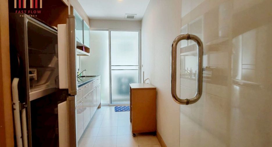 For sale 2 bedrooms condo in Khlong Toei, Bangkok