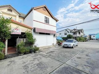 For sale 2 bed townhouse in Lam Luk Ka, Pathum Thani