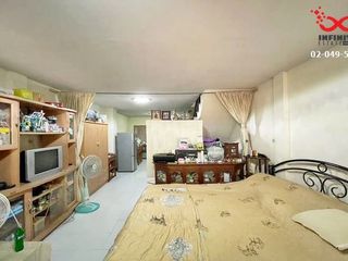 For sale 2 bed townhouse in Lam Luk Ka, Pathum Thani