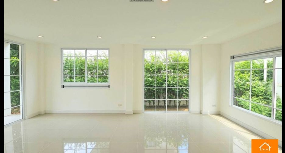 Casa en venta de 4 habitaciones en Bang Khen, Bangkok