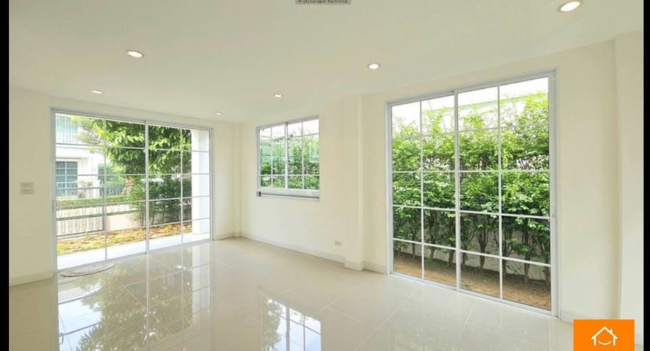 Casa en venta de 4 habitaciones en Bang Khen, Bangkok