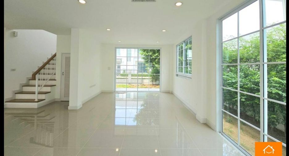 Casa en venta de 4 habitaciones en Bang Khen, Bangkok