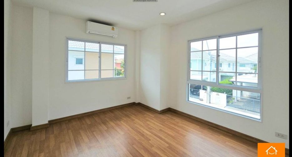 Casa en venta de 4 habitaciones en Bang Khen, Bangkok