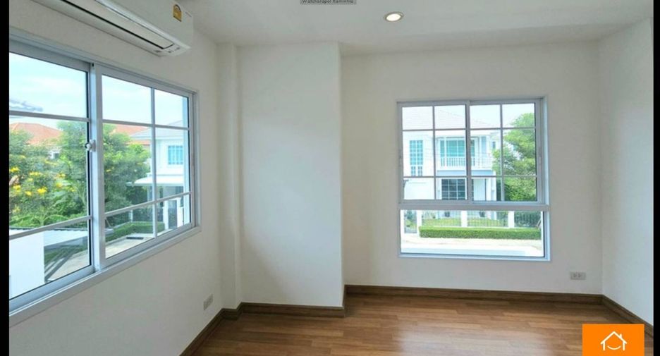 Casa en venta de 4 habitaciones en Bang Khen, Bangkok