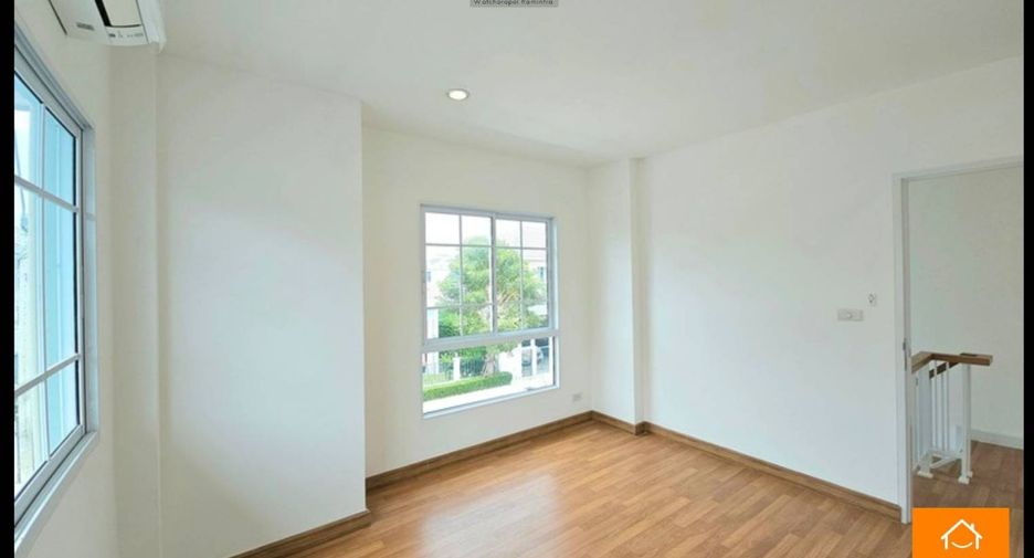 Casa en venta de 4 habitaciones en Bang Khen, Bangkok