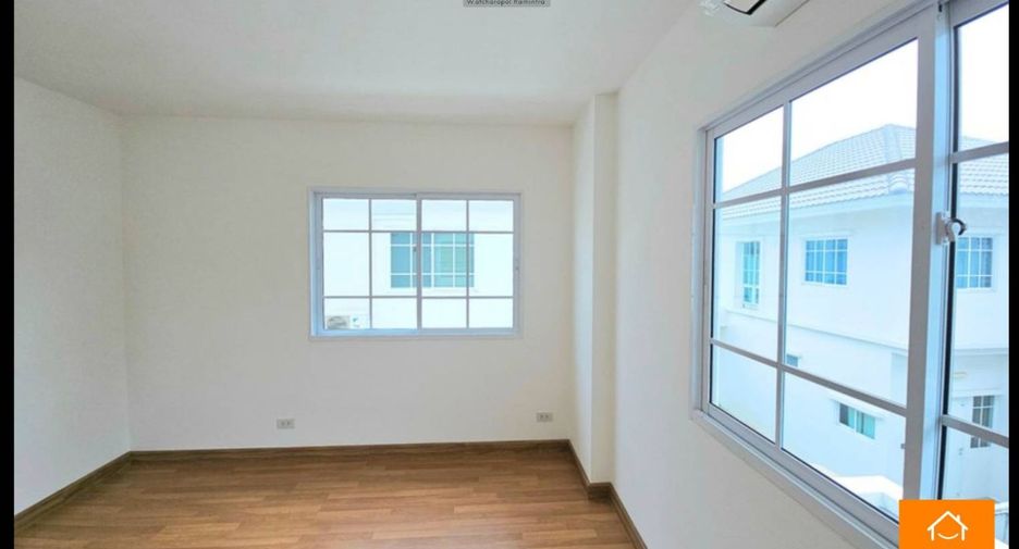 Casa en venta de 4 habitaciones en Bang Khen, Bangkok