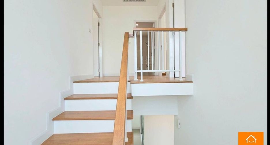 Casa en venta de 4 habitaciones en Bang Khen, Bangkok