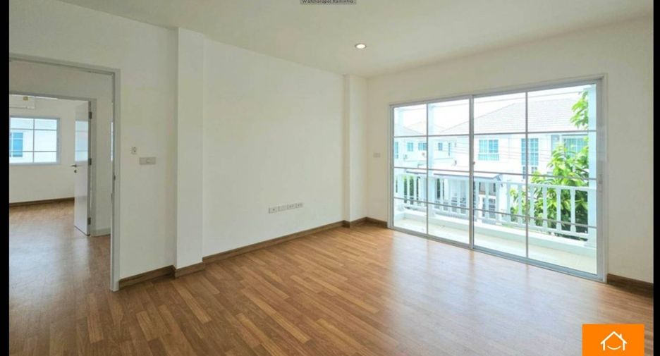 Casa en venta de 4 habitaciones en Bang Khen, Bangkok