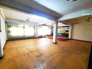 For rent 6 Beds retail Space in Nong Khaem, Bangkok