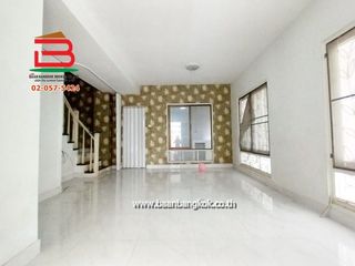 Продажа 4 спальни таунхаус в Khlong Luang, Патумтани