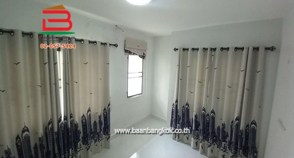 Reihenhaus zum Kauf mit 4 Zimmer in Khlong Luang, Pathum Thani