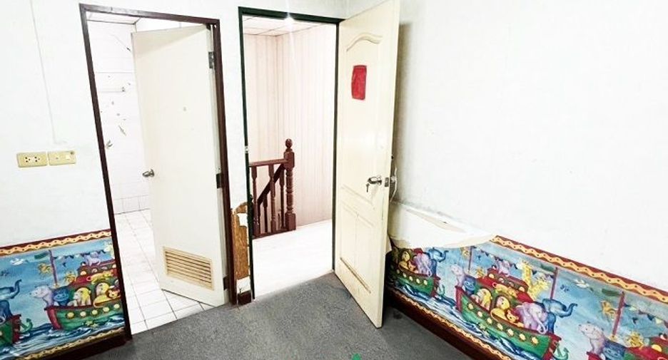 Продажа 3 спальни таунхаус в Банг Суе, Бангкок