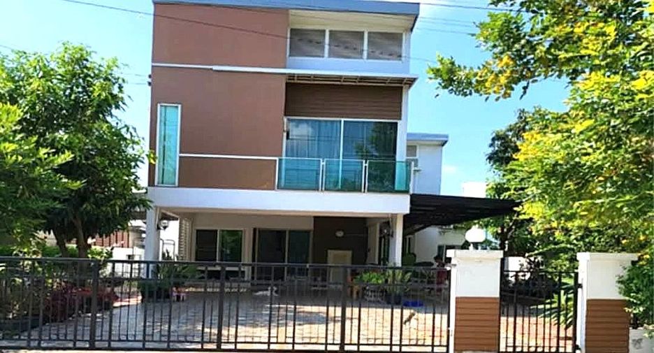For rent 3 bedrooms house in Lat Krabang, Bangkok