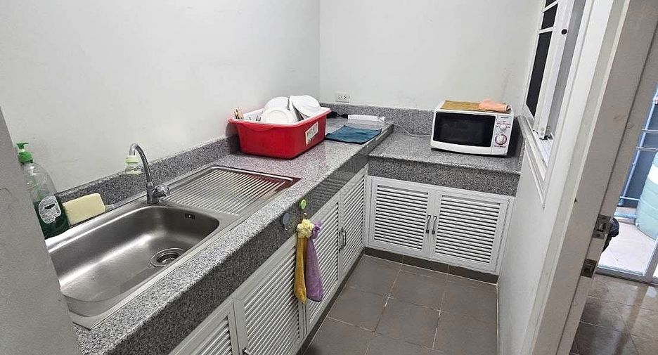 For rent 3 bedrooms house in Lat Krabang, Bangkok