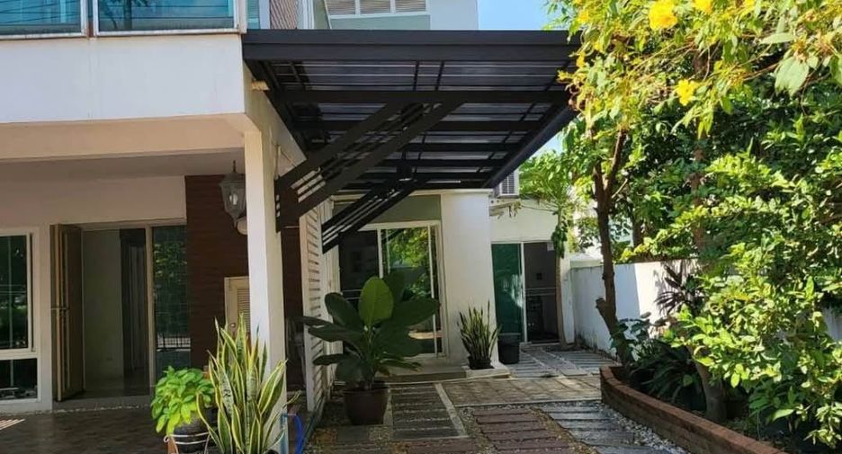 For rent 3 bedrooms house in Lat Krabang, Bangkok