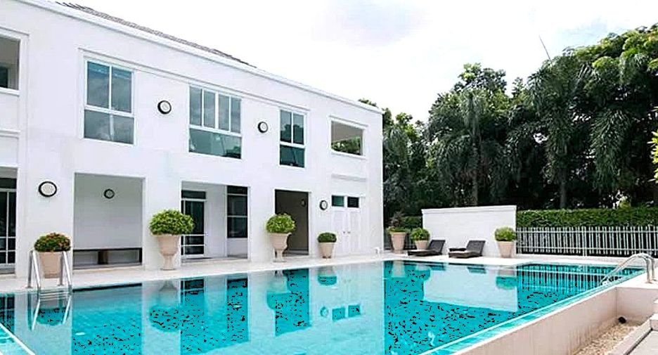 For rent 3 bedrooms house in Lat Krabang, Bangkok